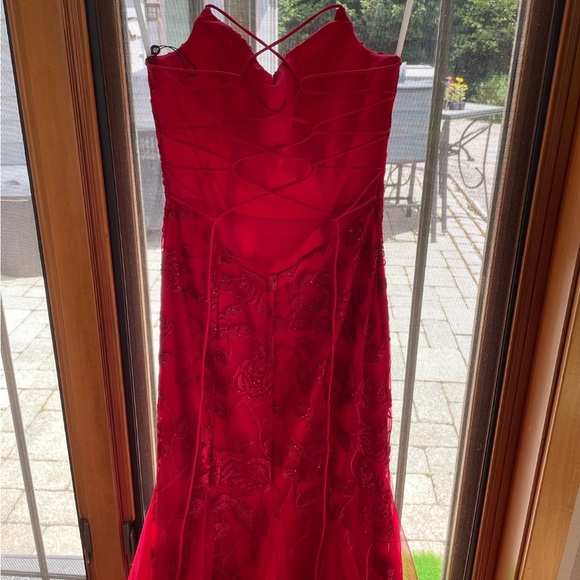 Red Sherri Hill - Picture 2 of 3